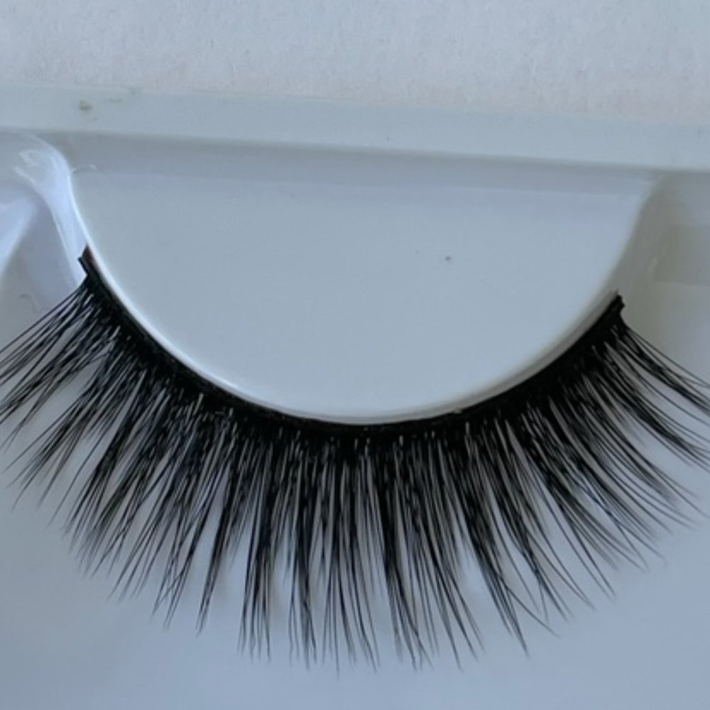 Eye Lashes - Picture 5 of 6